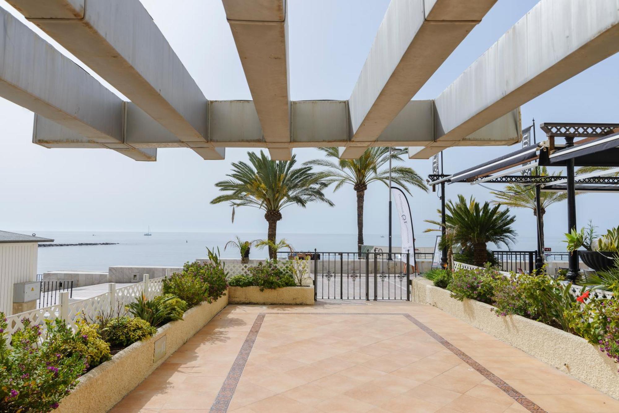 Sea Front Apartment In Marbella Center Exterior photo